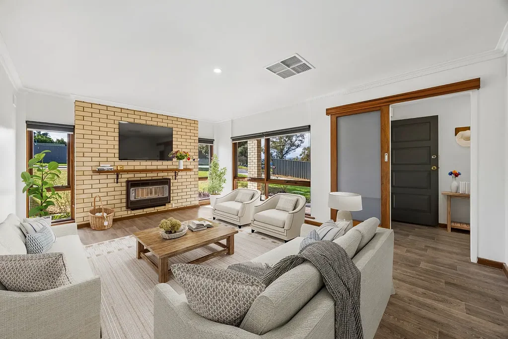 Morphett Vale 3Kwarto Charming Family Home on 720m² with Development Potential (STCC)