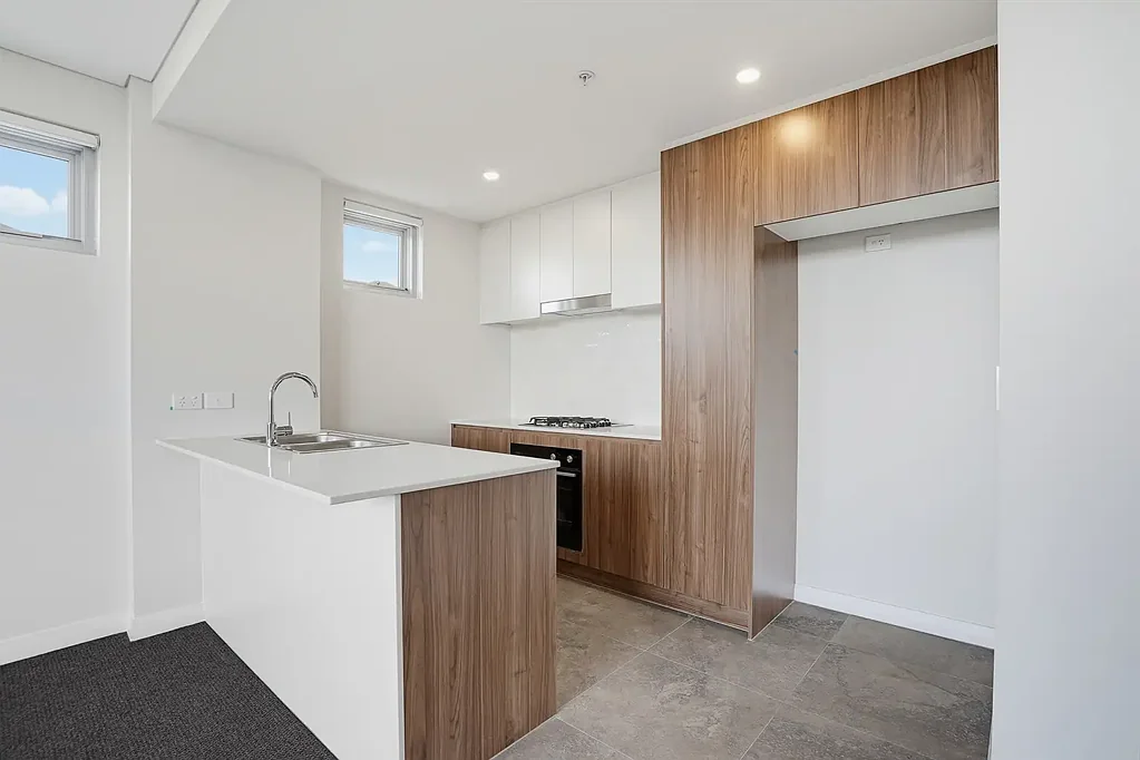 Top Floor Two Bedroom Apartment with Stunning Views & Modern Comforts