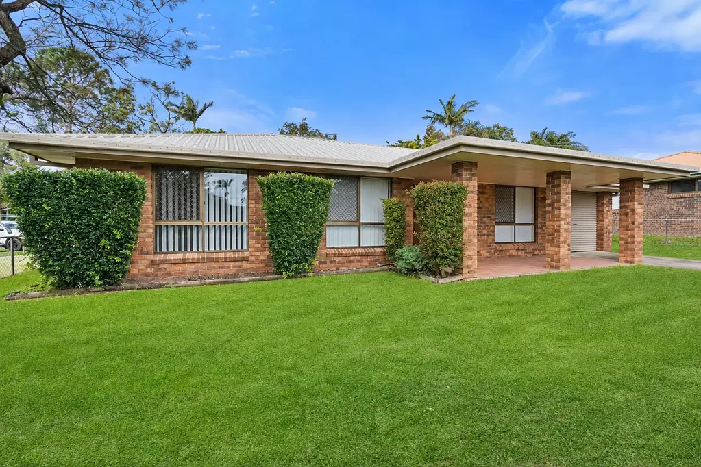Capalaba 3침실 Your Next Chapter Starts Here | Spacious Family Living on 725m²