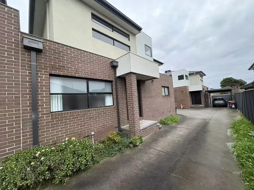 This fully furnished 4-bedroom, 3.5-bathroom home is sure to impress – perfect for family living or sharing with friends.