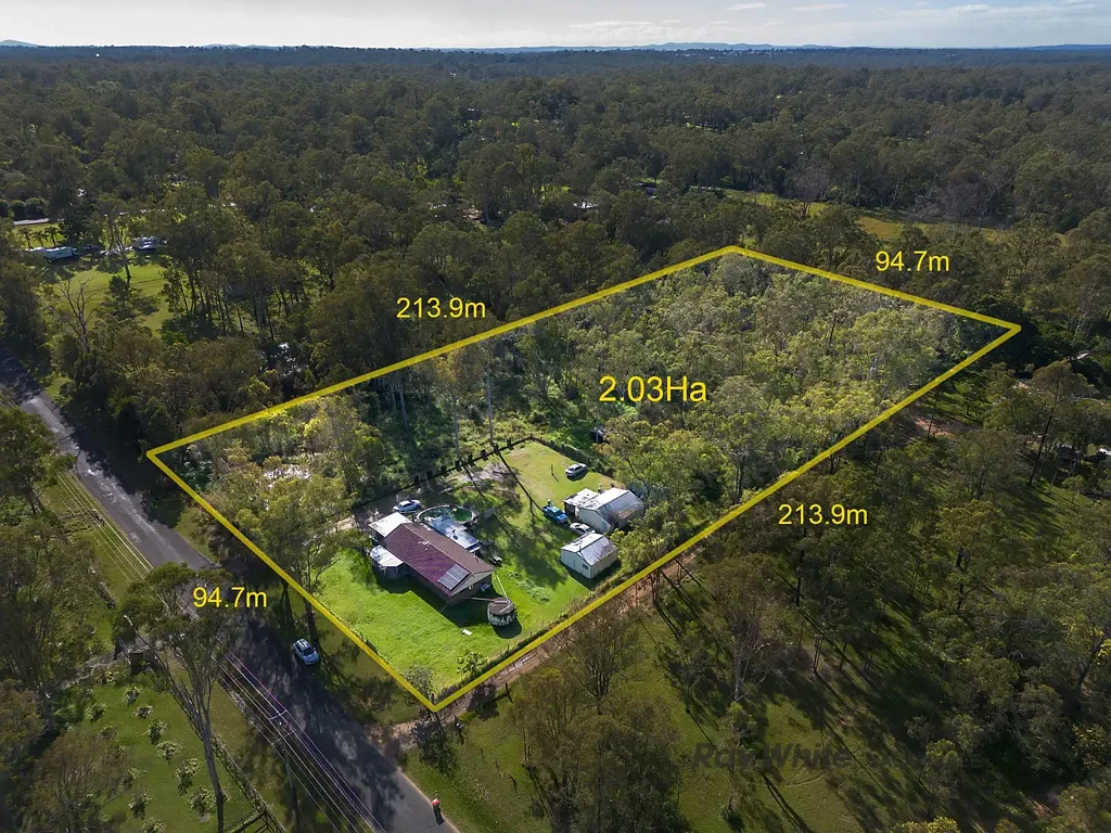 Greenbank 3 Bedroom Expansive Acreage Offering Space, Income, and Location