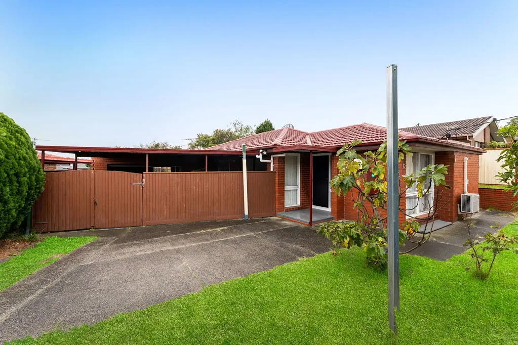 Comfortable Family Home in Quiet Court Location