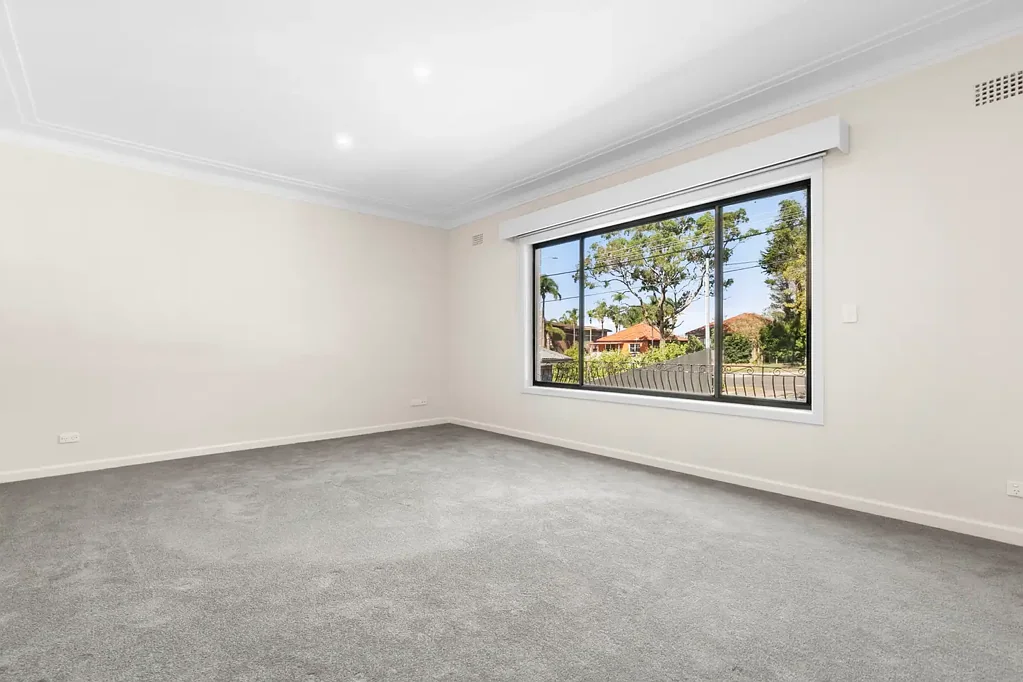 Flexible Dual-Living Home in Prime Location