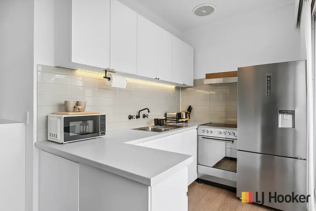 Furnished 2 Bedroom Unit In Prime Location