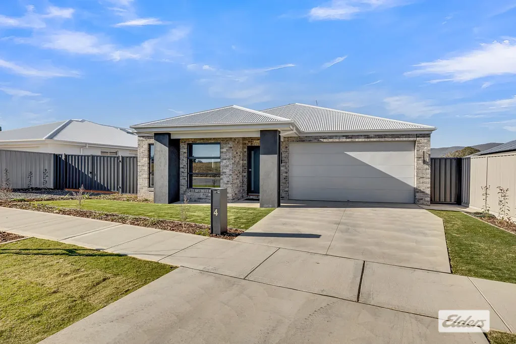 4 Stobie Crescent, Leneva, VIC 3691