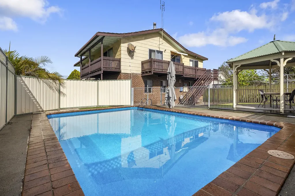 Frederickton 4침실 Dual Living Flexibility with Poolside Family Appeal