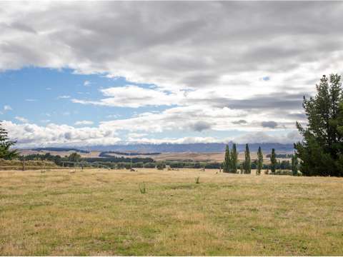 Omakau  St Bathans Loop Standout