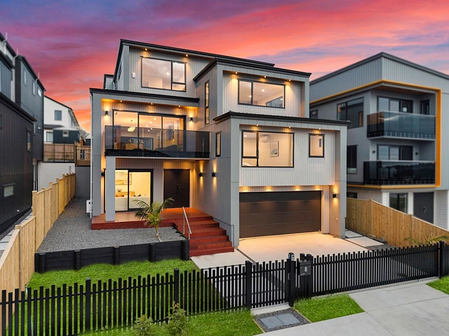 8 Mill Hill Close, Flat Bush, Manukau City