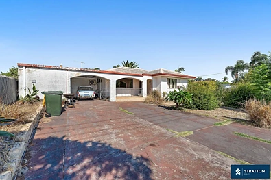 Parmelia 3chambre Spacious 3-Bedroom Home on a Generous 683sqm Block - Close to All Amenities!!