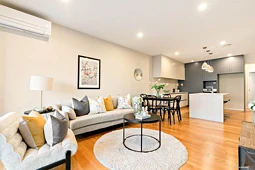 2/69 Lake Road, Devonport