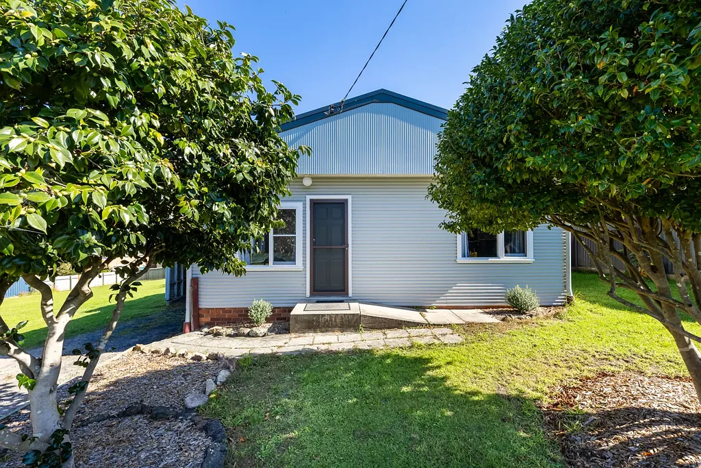 Pambula 3Kwarto Character, Convenience & 2 Titles