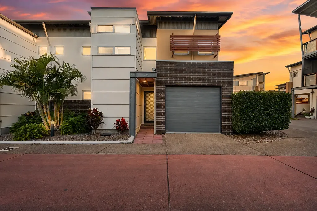 Urangan 2Kwarto Luxury Coastal Living Meets Smart Energy Efficiency at Quarterdecks Retreat