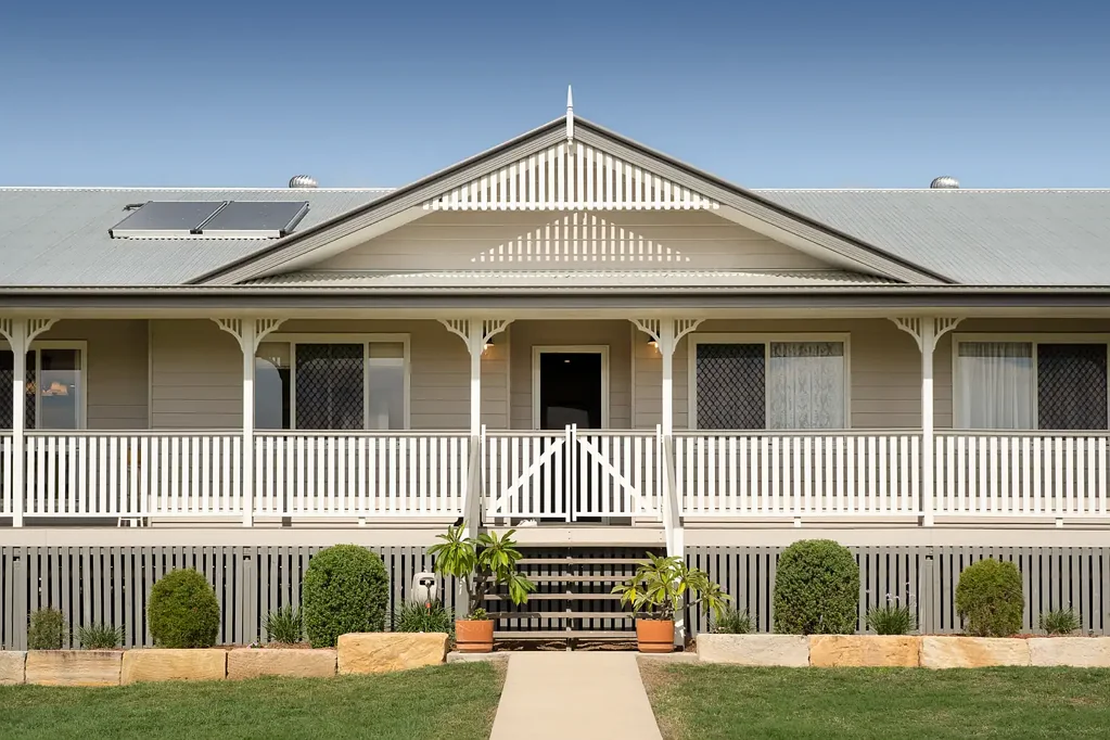 Haigslea  Elite Rural Living on 10 Acres With Modern Dual Living And Town Water - Don't Build, Buy!
