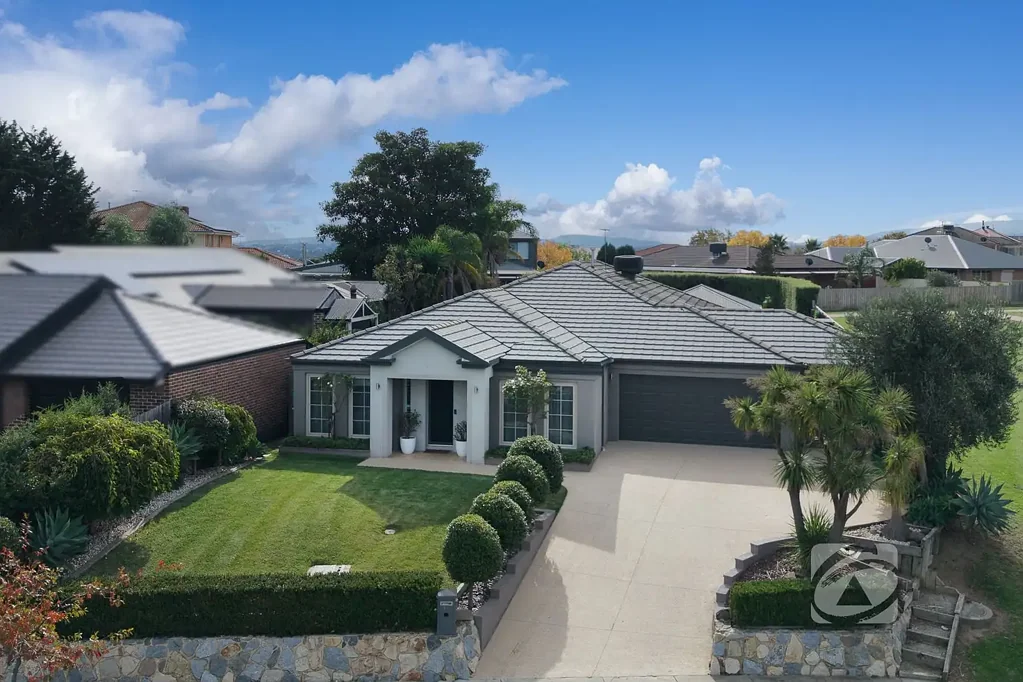 Narre Warren 4 Bedroom Crafted for modern Living