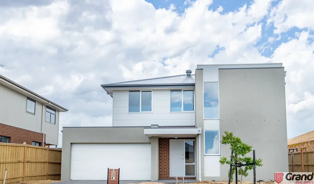 WELL DESIGNED DOUBLE STOREY HOUSE IN A PRIME LOCATION IN "CLYDEVALE"