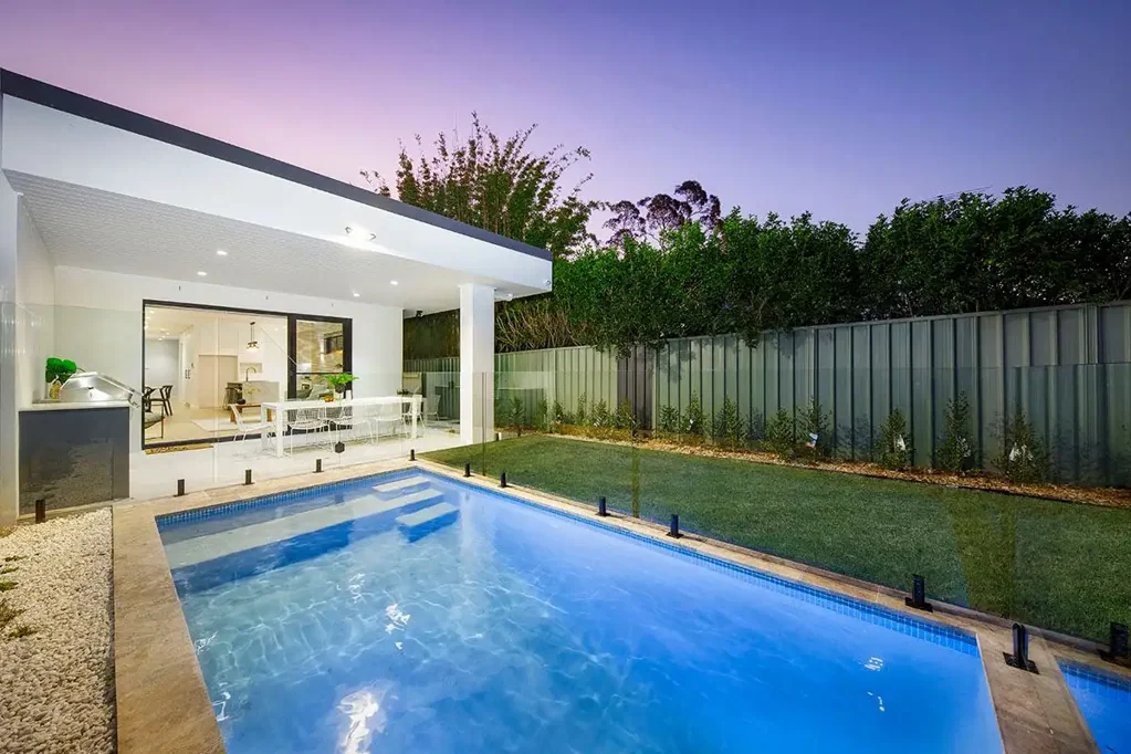 Caringbah South 4房 建筑师杰作 四卧奢居 开放式设计 壮观露台 美食厨房 主卧套房 设计师浴室 度假村泳池 晨光充沛 步行名校 咖啡馆文化 Glamorous Designer Living with Uncompromising Grandeur