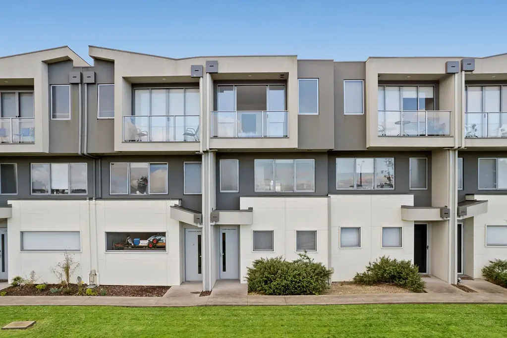 Officer 3 Bedroom Stylish Modern Low Maintenance Living