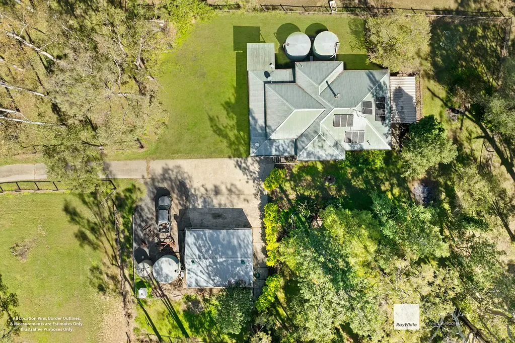 Tamborine 3બેડરૂમ Stables, Day yards, Paddocks, Arena, Shed and a Home!