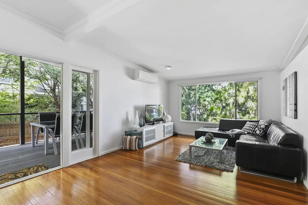 Yeronga 3房 地理位置优越、私密宁静的Yeronga中心生活 Position, Privacy & Peaceful Living in the Heart of Yeronga