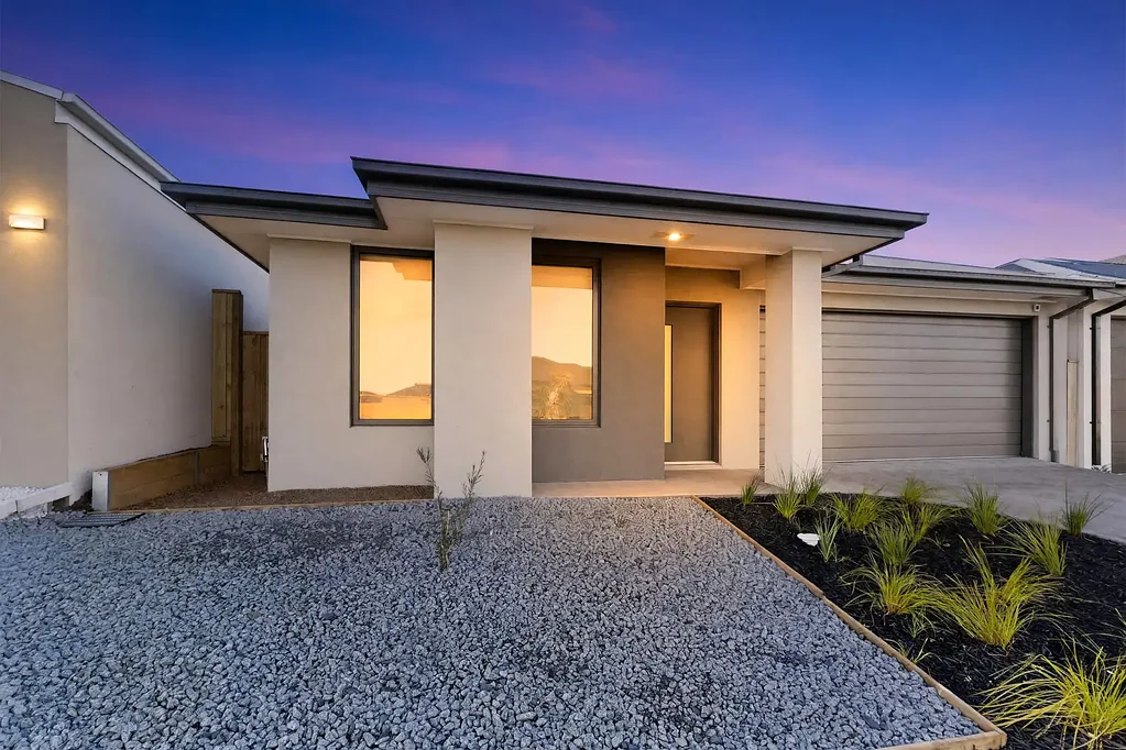 Wyndham Vale 4ห้องนอน Move Into Your Brand-New Home with Only a $14,000 Deposit - Repayments From Just $576 Per Week*