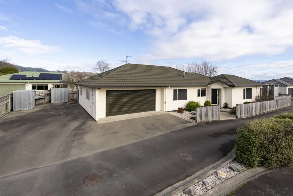 Tahunanui 3部屋 Easycare Living on Annesbrook Drive!