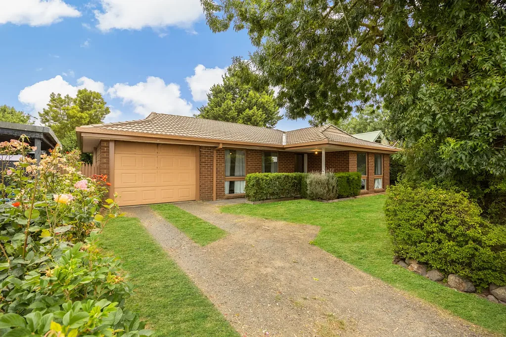 18 The Boulevard, Gisborne, VIC 3437