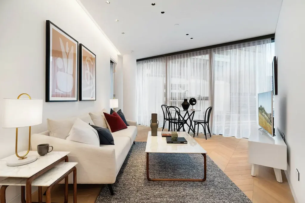 Luxury Apartment in Harbourside Locale  | Unfurnished