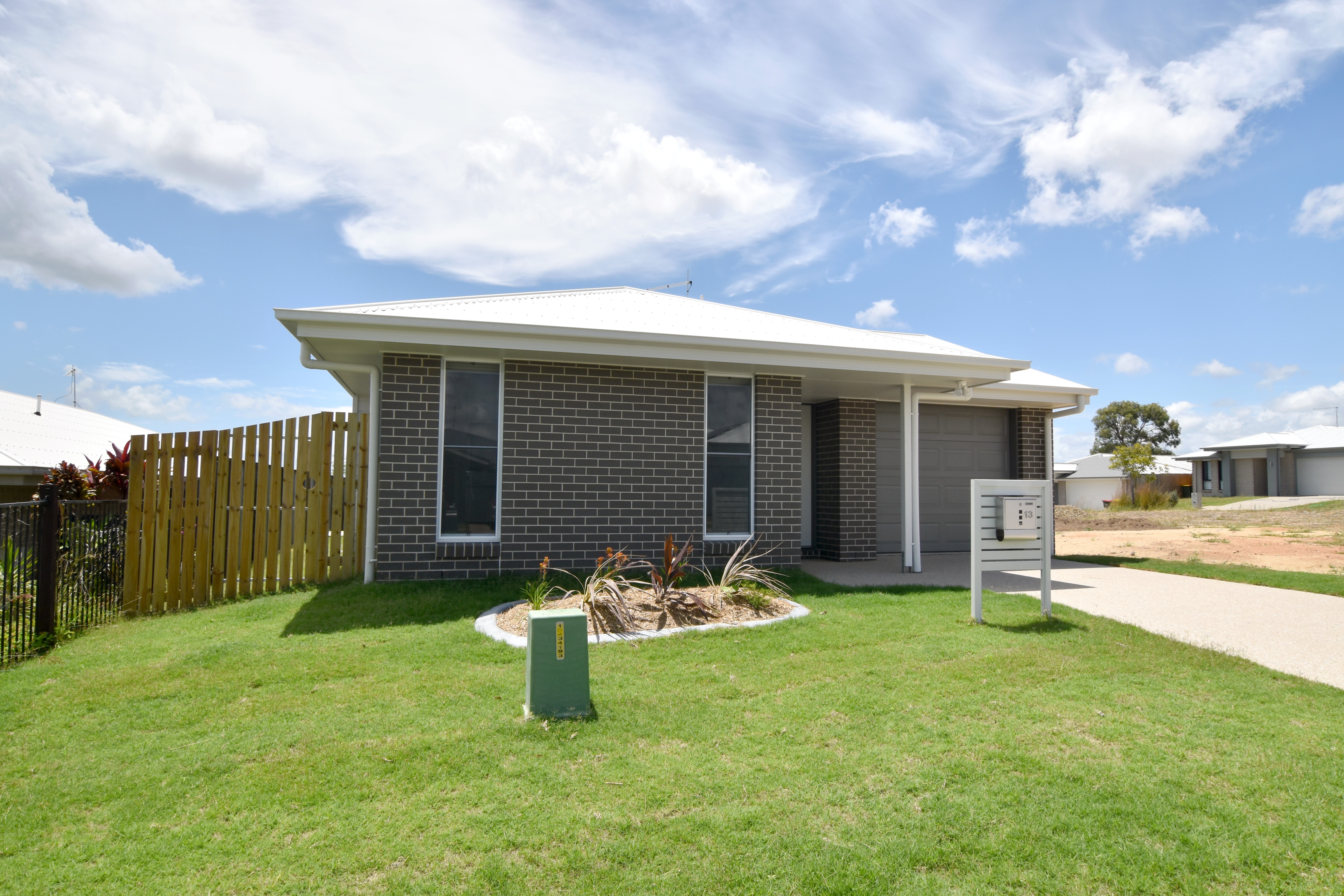 13 CIMBA ST, CLINTON QLD 4680, 0 chambres, 0 salles de bain, House