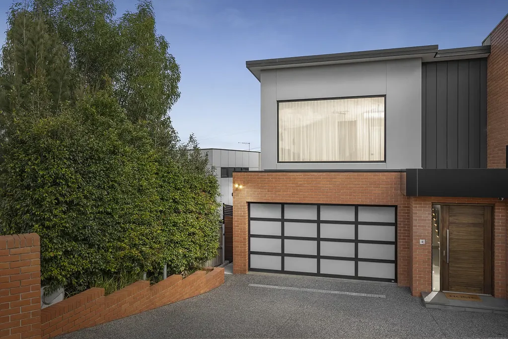 Essendon West 4 Bedroom Family Living with Pool - Moments from the Maribyrnong River & Parklands