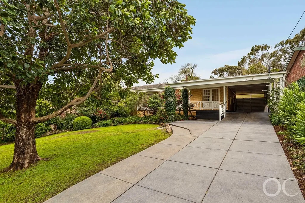 Belair 4 Slaapkamer Open the Door to a Double-Brick Original With Belair's Natural Beauty in Tow