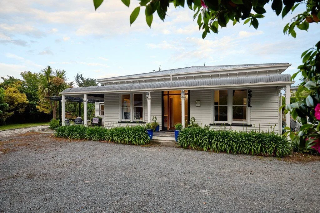 Kaikoura 5房  Invest. Host. Live.  All Under One Roof