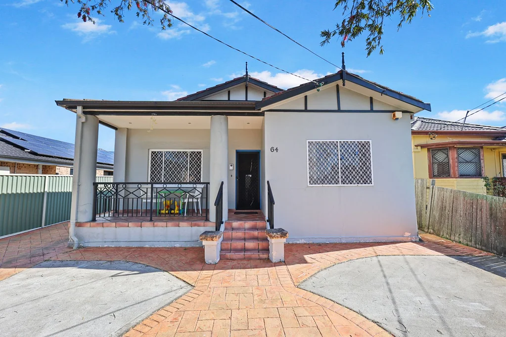 Punchbowl 5房 坚固全砖家庭住宅 + 经批准的两卧室祖母房 Solid Full-Brick Family Home + Approved Two-Bedroom Granny Flat