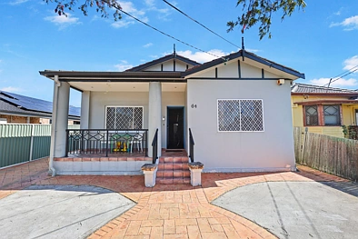 Punchbowl 5 Slaapkamer Solid Full-Brick Family Home + Approved Two-Bedroom Granny Flat