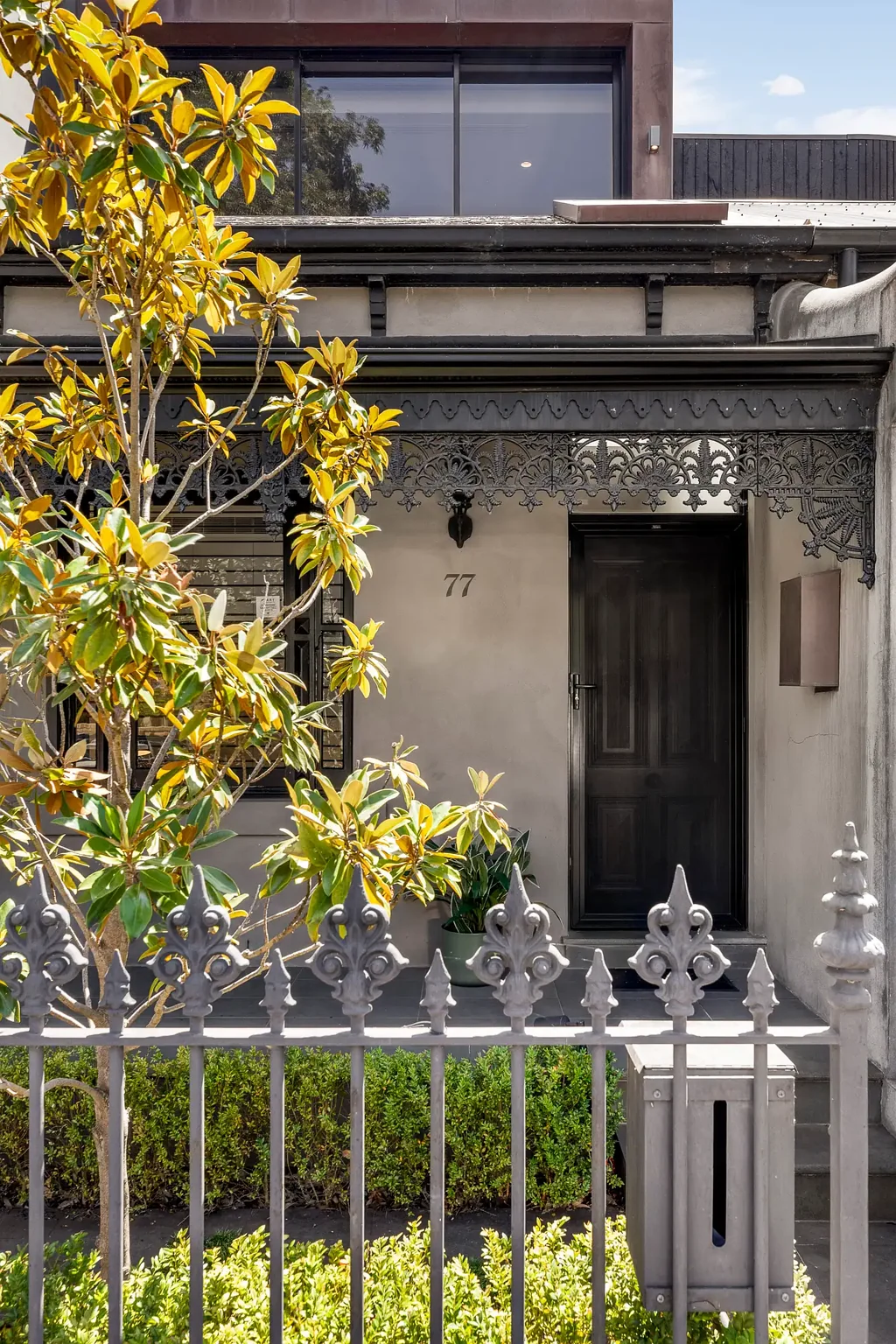 77 Raleigh Street, Windsor, VIC 3181
