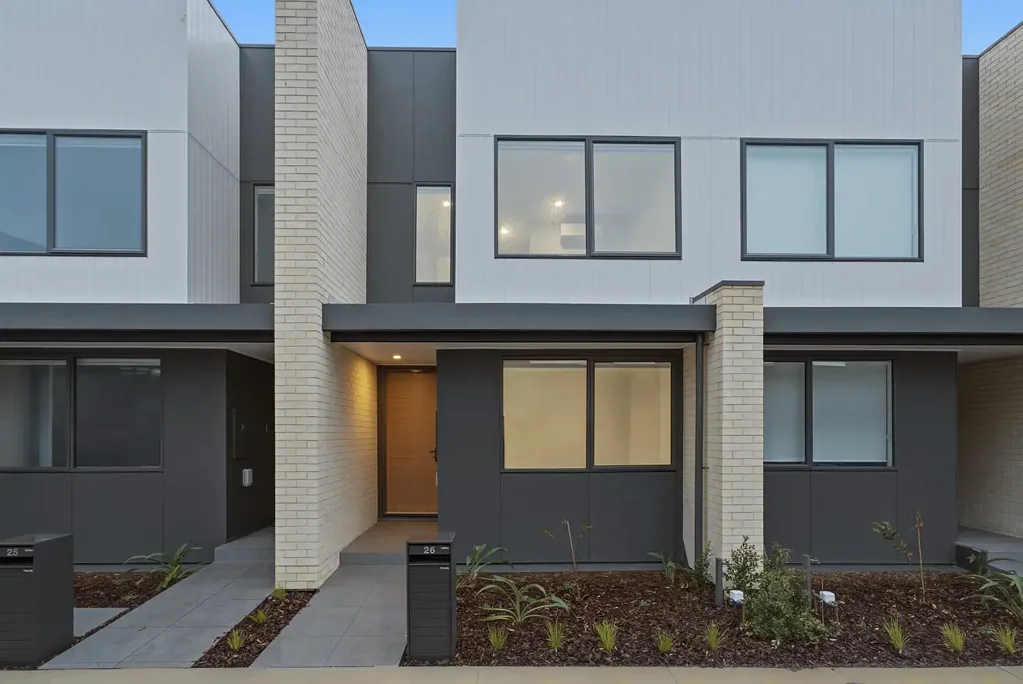 Immaculate Three-Level Living with Everyday Convenience