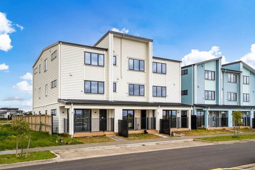 Karaka 5ਬੈੱਡਰੂਮ Brand-New Dual Living Opportunity