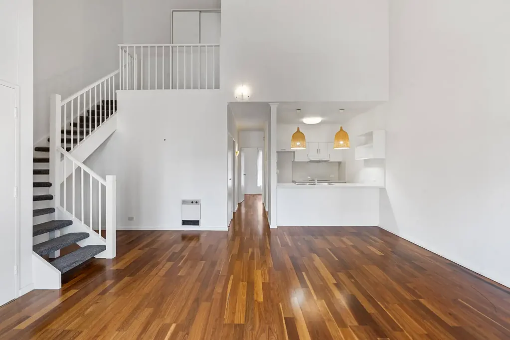 Spacious Townhouse Apartment with Vaulted Ceilings