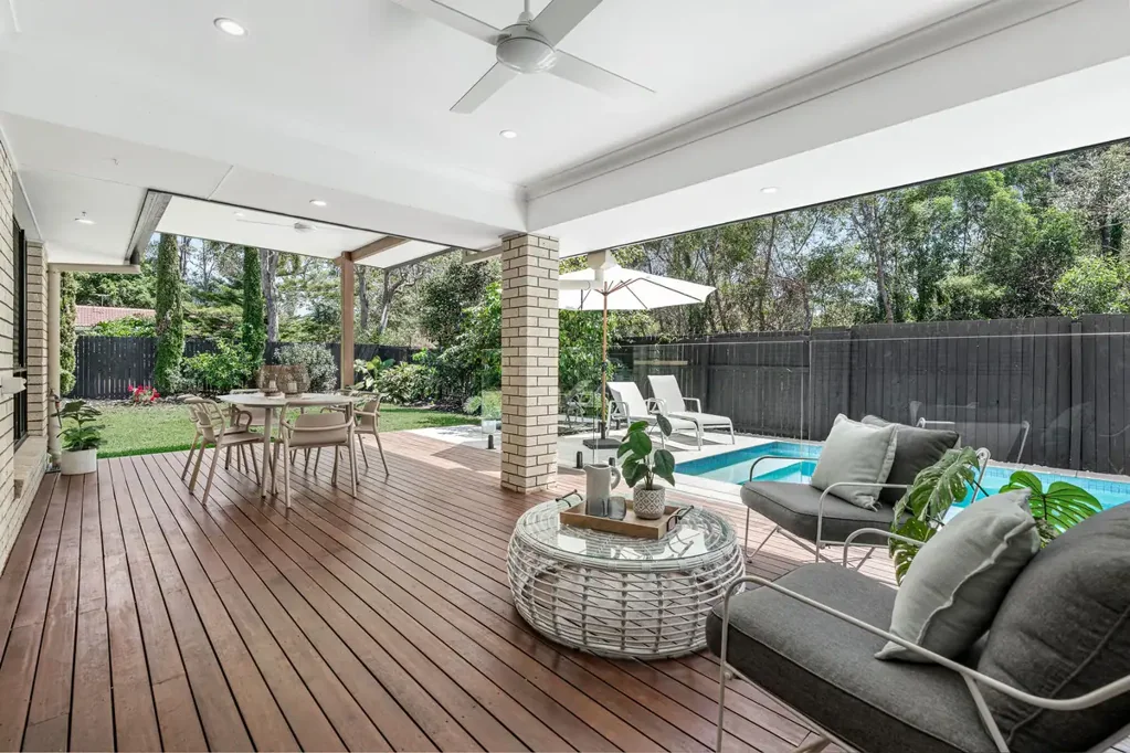 Wellington Point 4Habitaciones Private Family Haven with Poolside Living and Bushland Backdrop