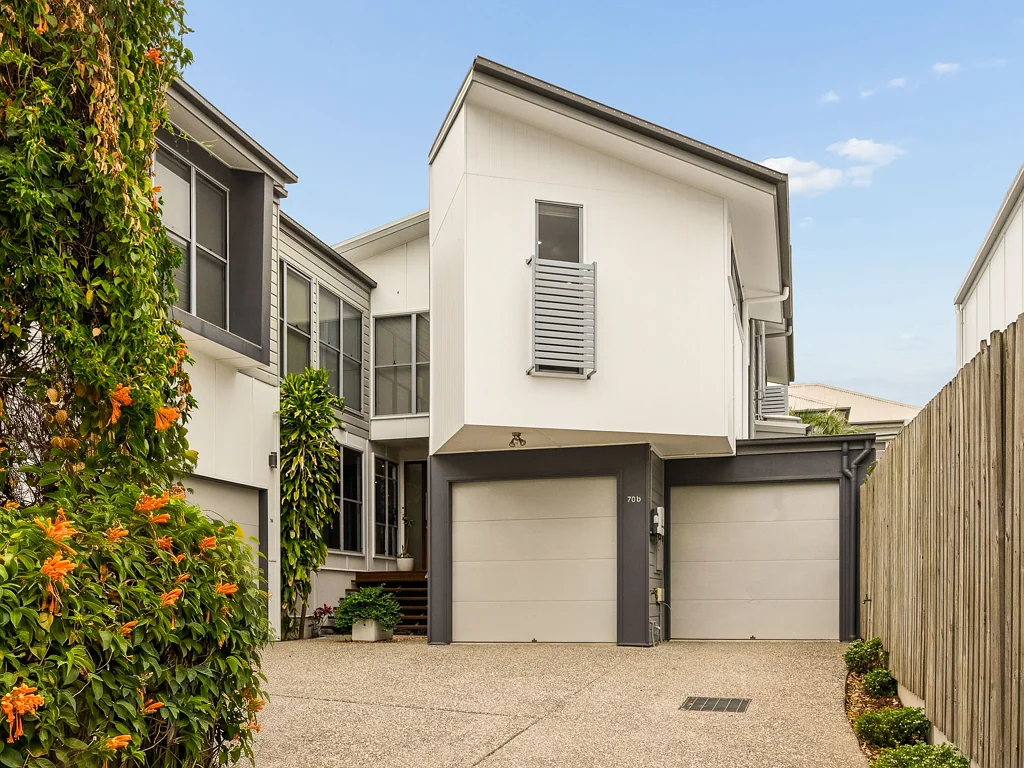 Hawthorne 3房 不容错过！隐秘、宽敞的永久产权联排别墅 Not to Be Overlooked! Private, Spacious & Freehold townhouse