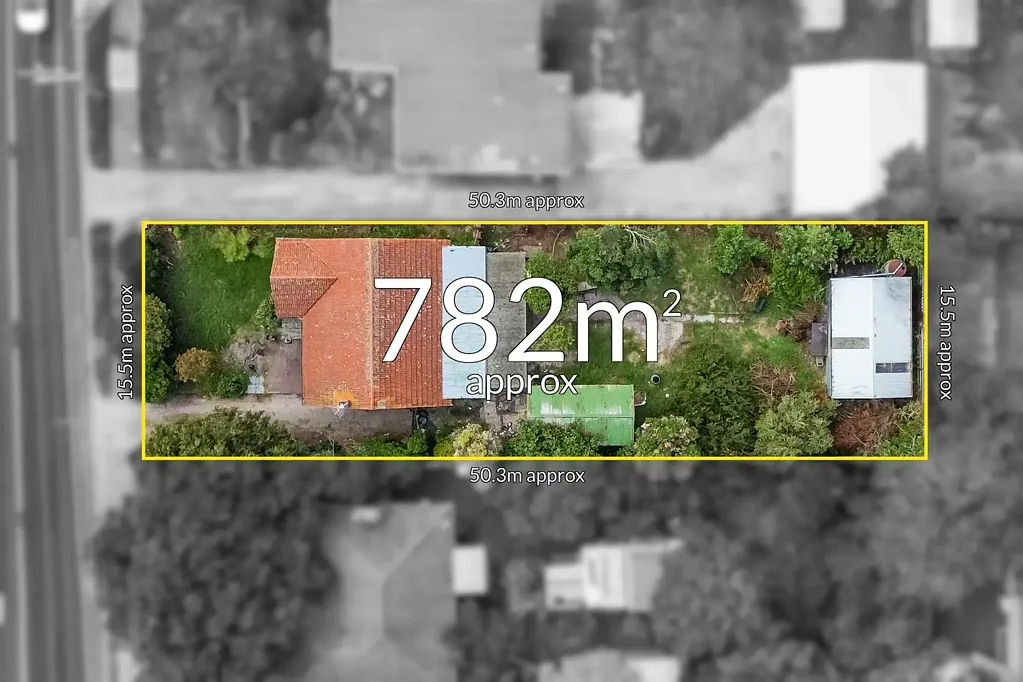 Rosebud 2房 2卧宽敞空间 782平米土地 靠近Rosebud码头 商店学校步行即达 公交便利 A Rare Development Opportunity in Rosebud!