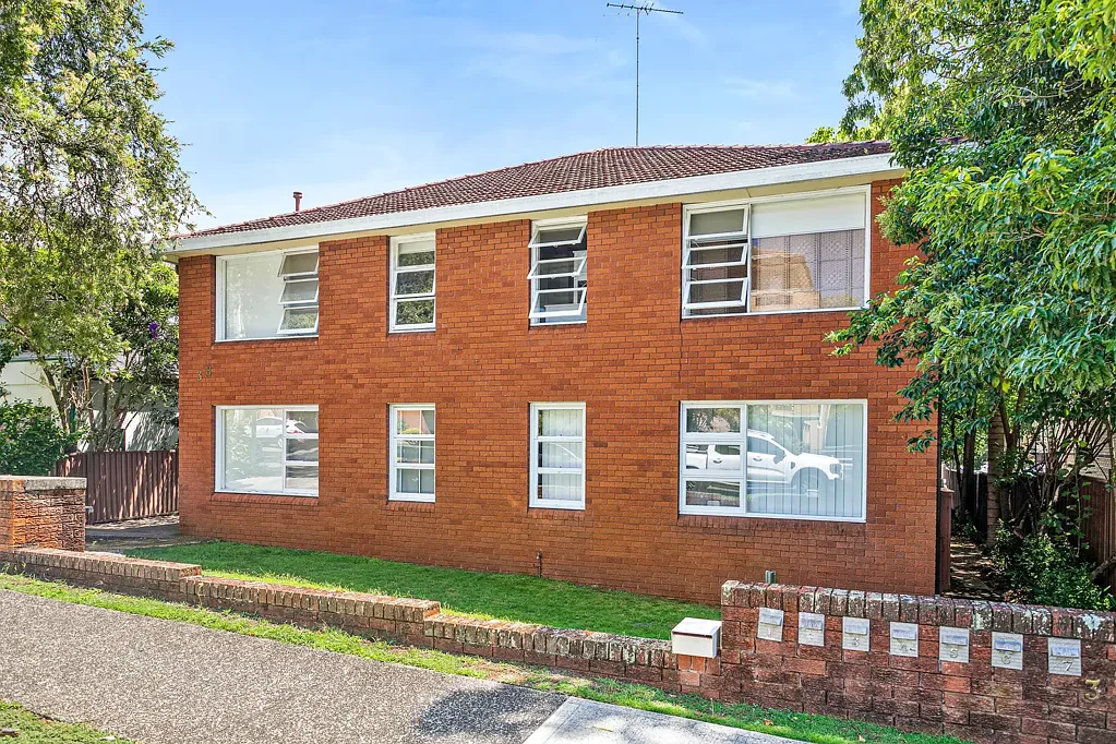 Ground Floor Apartment in the Heart of Mortdale * 10 month lease only