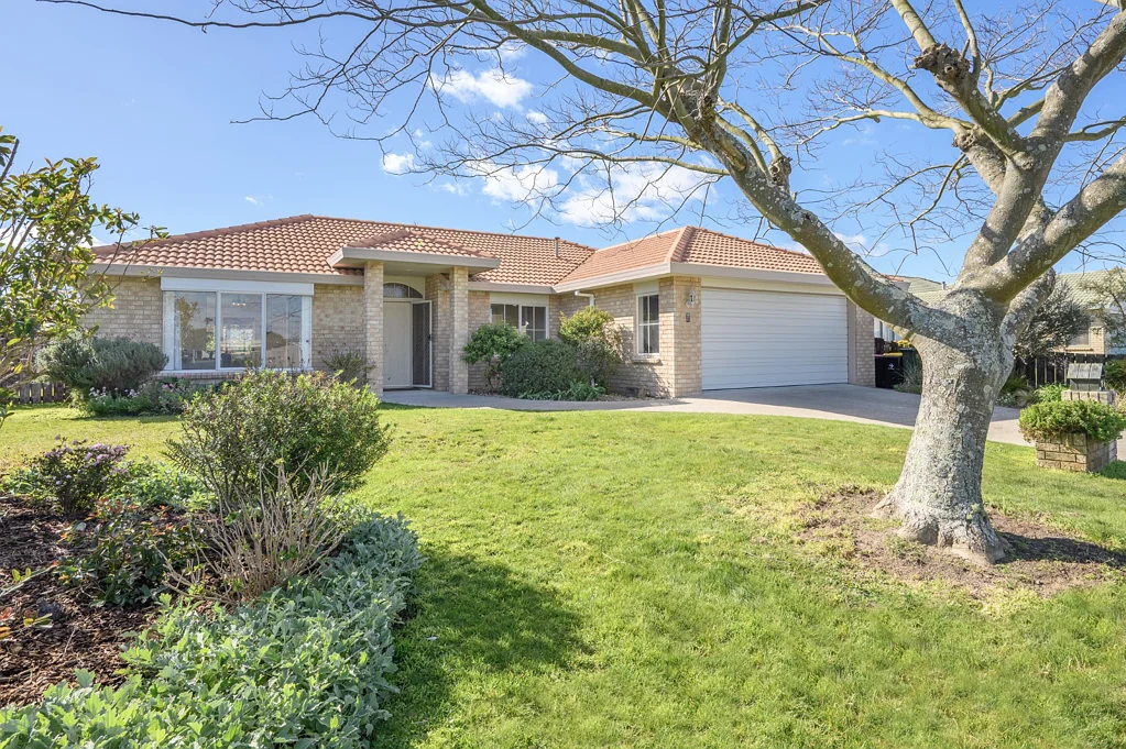 Mount Maunganui 3房  Solid Brick Home in a Peaceful Cul-de-Sac