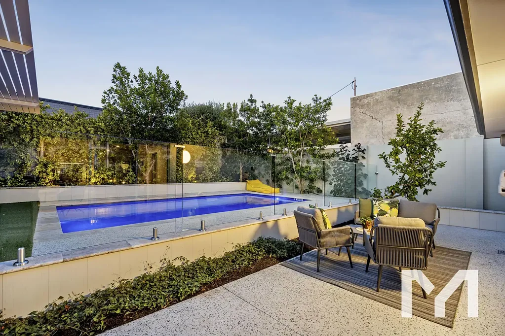 North Perth 5房  You're Invited to... Sophisticated Living - Walk to Angove Street
