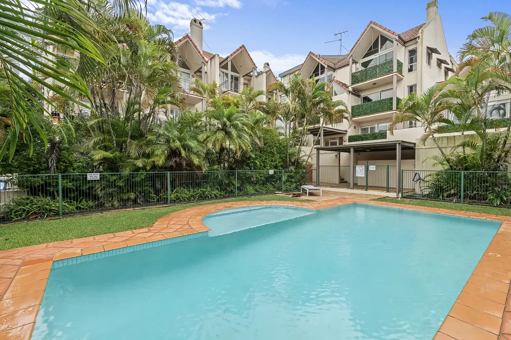 Hamilton 2 Bedroom Lifestyle at its best… Just Steps to Racecourse Road & Portside – 2 cars