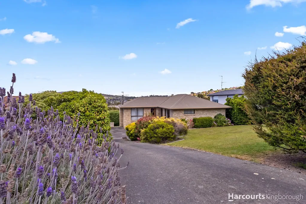 10 Stirling Avenue, Blackmans Bay, TAS 7052