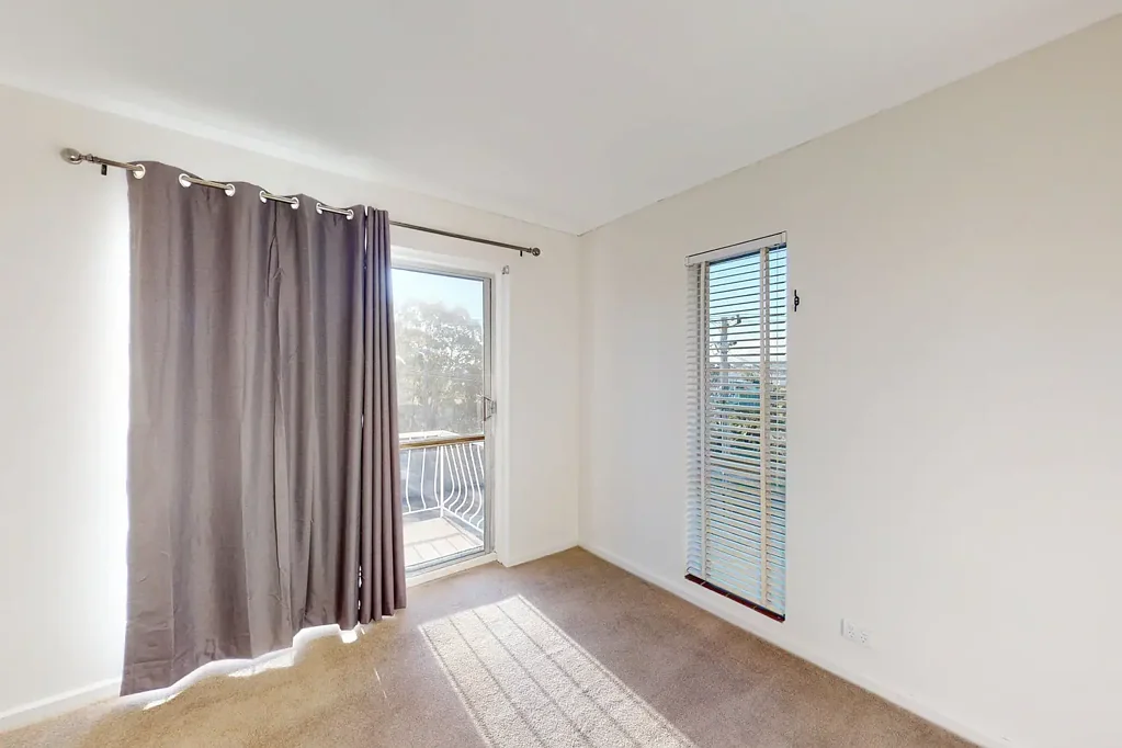 2 bedroom unit in Small Complex