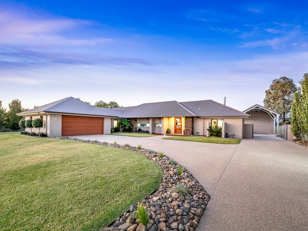 15 Magnolia Avenue, Kialla, VIC 3631