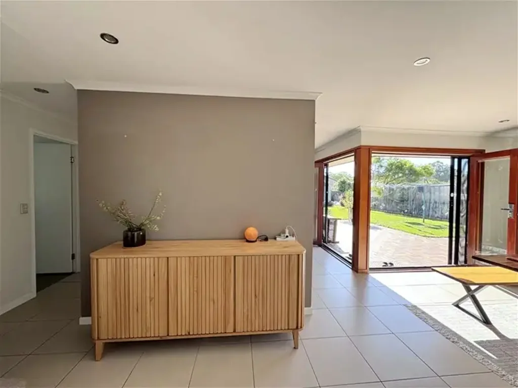 Modern, Secure & Spacious 4Bedroom Family Home in Prime Runcorn Location