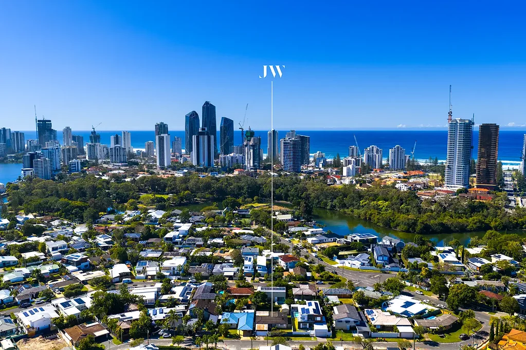 Broadbeach Waters 3 Bedroom TIDY ENTRY LEVEL FAMILY HOME IN BROADBEACH WATERS