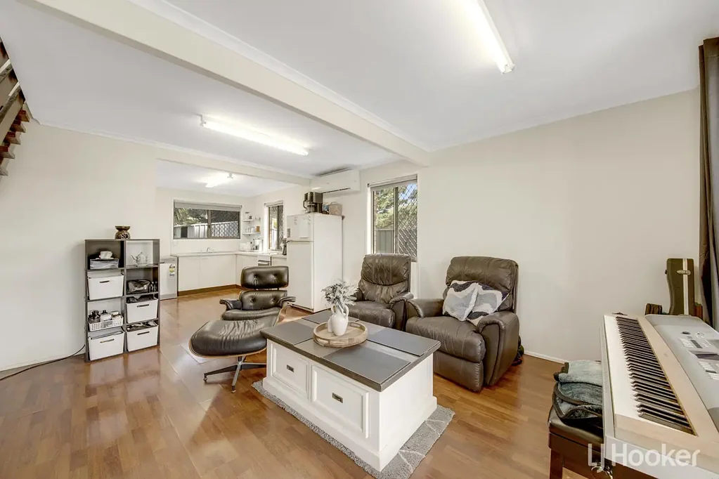 South Gladstone 2部屋 Secure & Spacious Unit with Private Outdoor Living - Tenanted Investment